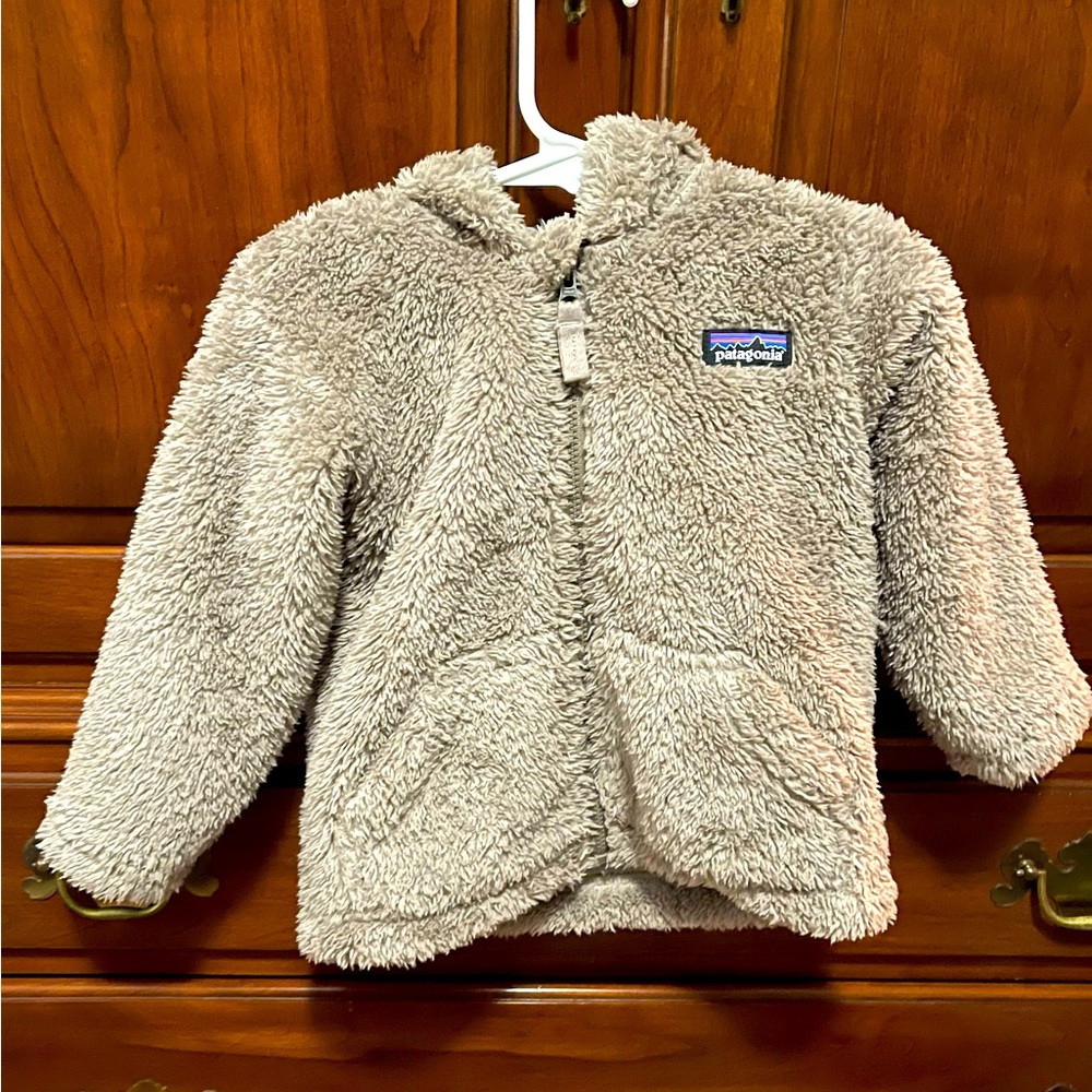EUC PATAGONIA BEAR FLEECE 12-18 months
